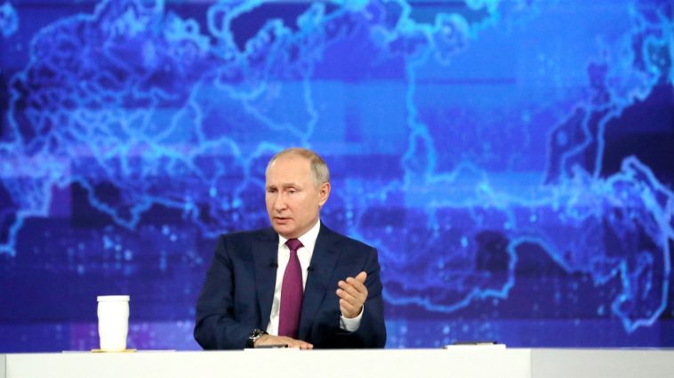 «Нужно платить всем»: Путин прокомментировал выплаты на детей