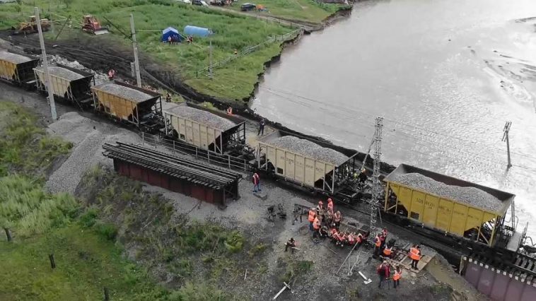 В Забайкалье после паводков открыли движение поездов по Транссибу 