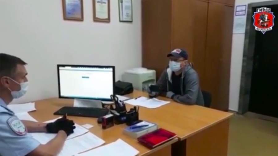 Задержан устроивший гонки на электросамокате с ребенком житель Москвы 