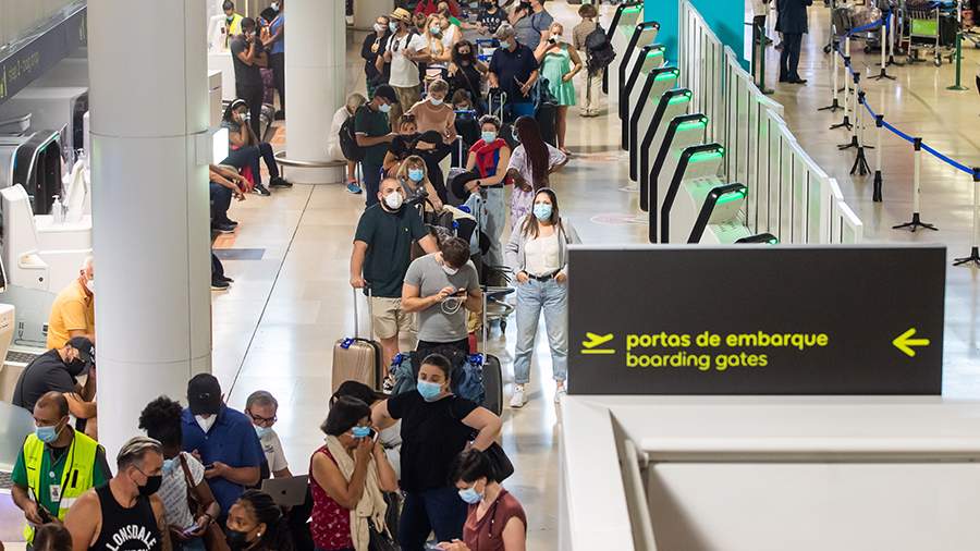 Рейс из Москвы в Лиссабон развернули из-за забастовки в аэропорту прилета 