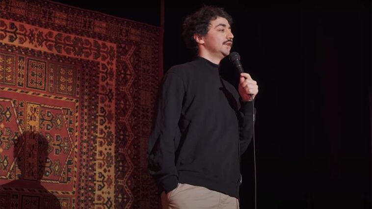 Стендапер повторно посетил прокуратуру после шутки про русских 