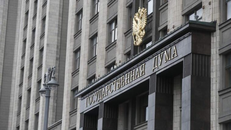 В Госдуме прокомментировали призыв увеличить рабочую неделю в России 