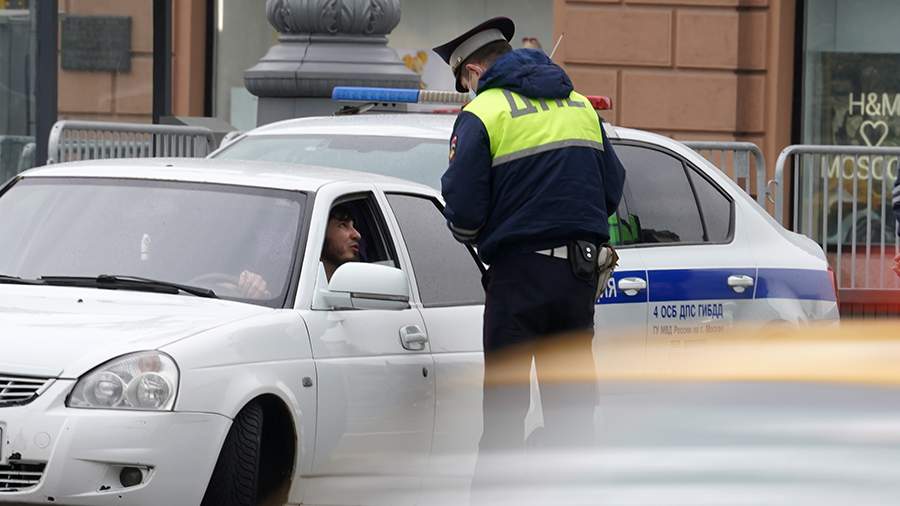 СК возбудил дело после нападения пьяного водителя на инспекторов ДПС 