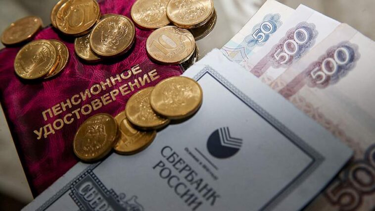 Профсоюзы вновь попросят проиндексировать выплаты работающим пенсионерам 