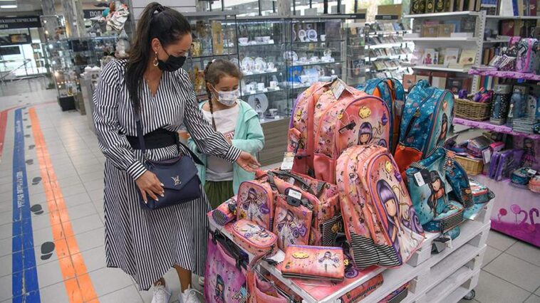 В России школьные выплаты к началу учебного года получили родители свыше 20 млн детей 