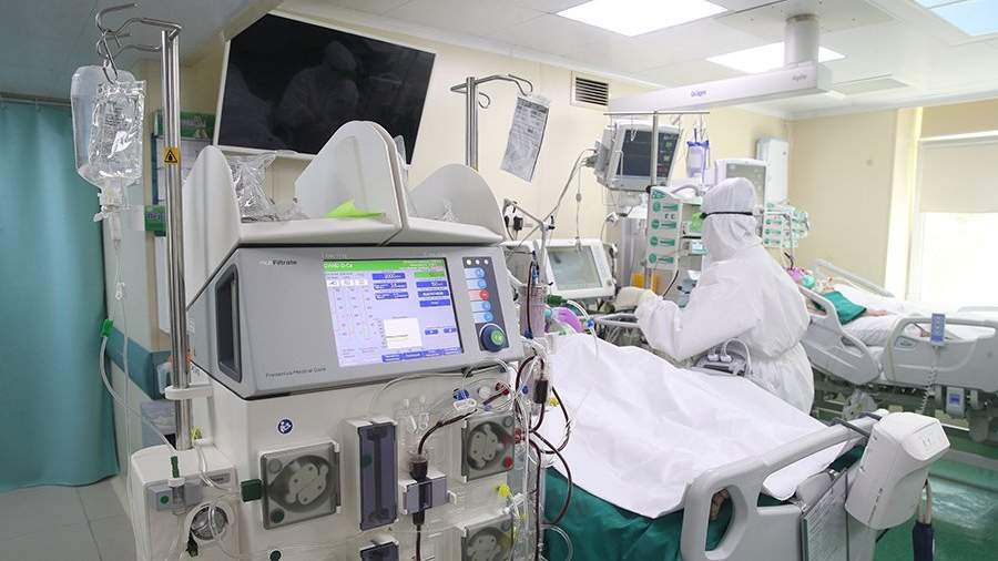 В России за сутки госпитализировали 3054 человека с коронавирусом 