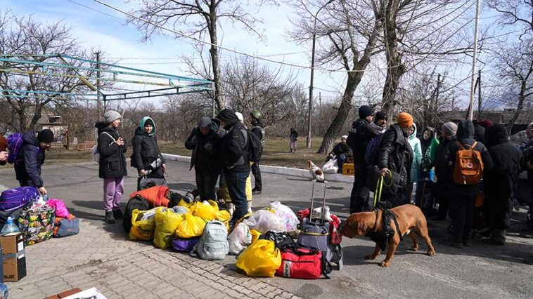 В МЧС назвали число прибывших в Россию беженцев с Украины и Донбасса 