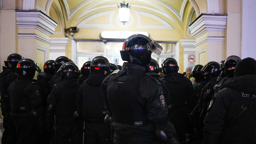 Гражданина США задержали на несанкционированной акции в Петербурге 