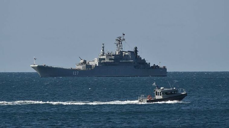 ФСБ запретила маломерным судам выход в Азовское море 