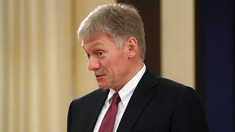 Песков удивился санкциям против себя и своих детей 