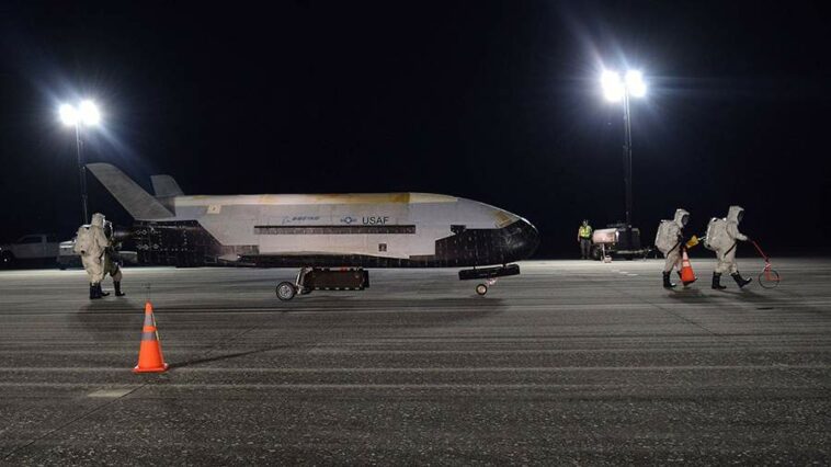 Рогозин заявил о возможности американского Boeing X-37 быть носителем оружия массового поражения 