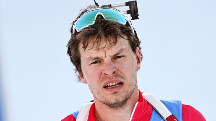 Матвей Елисеев снялся с чемпионата России по биатлону