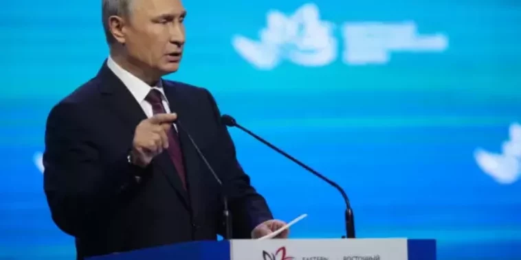 Загадочная речь Путина на ВЭФ: Русские тайком испытывают новое оружие на натовцах. Техника сама выходит из строя