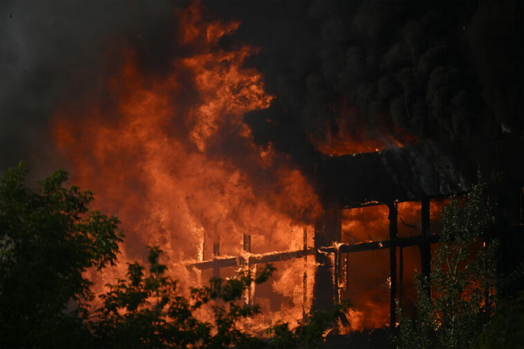 «Долго держались»: при пожаре во Фрязино люди погибли, не дождавшись помощи спасателей