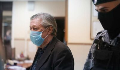 Адвокат Ефремова подтвердил подготовку материалов для подачи на УДО