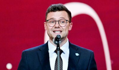 Учителем года России стал преподаватель физики из Санкт-Петербурга
