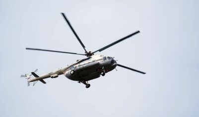 К месту происшествия с судном «Григорий Ловцов» на Сахалине вылетел вертолет Ми-8