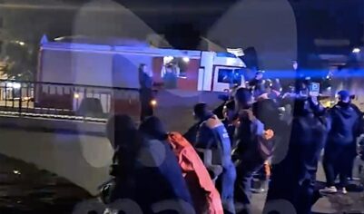 В Петербурге катер с тремя пассажирами врезался в мост и ушел под воду