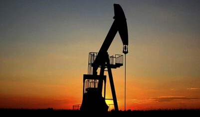 Страны ОПЕК+ решили продлить сокращение добычи нефти до конца декабря