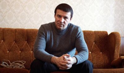 Эксперт назвал нездоровым поведение фанатов Кашпировского