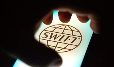 Евро показал максимальное падение в расчетах через SWIFT за десять лет
