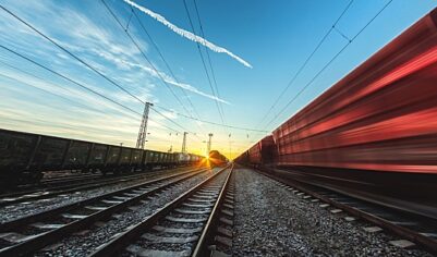 В Ростовской области на колесах поезда обнаружили 10 подозрительных предметов