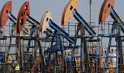Цены на нефть перешли к падению после заявления ОПЕК+