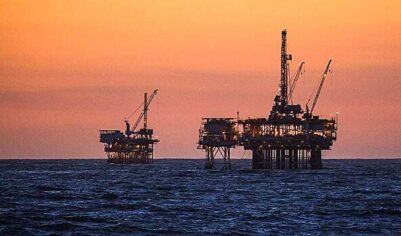 Bloomberg: США в 2024 году сократили поставки нефти в КНР почти в два раза
