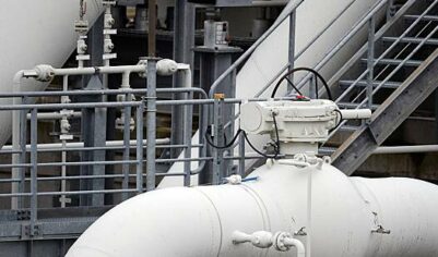 «Газпром» продолжил подавать газ в Европу через Украину