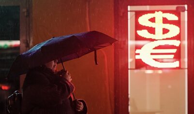 Курс доллара на Forex опустился ниже 100 рублей