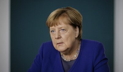 Меркель объяснила многолетние закупки Германией российского газа