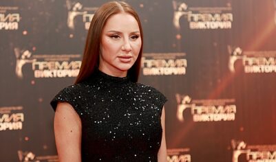Отдыхает не одна: Анна Asti улетела из России без мужа после слухов о разводе