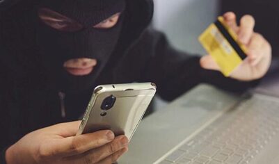 Mash: Риелтора развели криптомошенники во время продажи дома Насти Ивлеевой