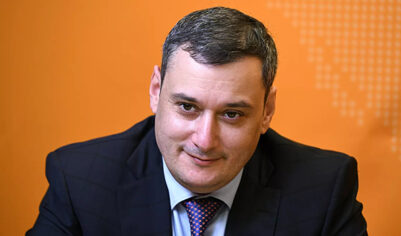 Хинштейн пообещал установить истину в деле Смирнова