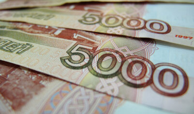 Потратят 27 тысяч рублей, и это если дома останутся: стало известно, каких расходов ждать на майские праздники