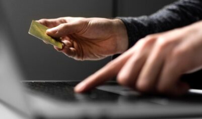 Банкиры-махинаторы: россиянам начали выдавать микрозаймы под видом кредитов