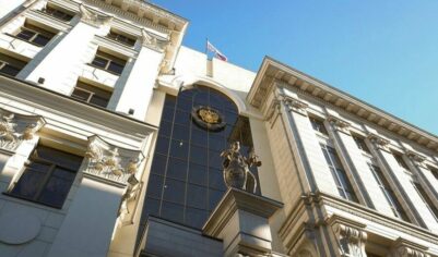 В России разрешили бить хулиганов ножом, защищая детей в своем доме