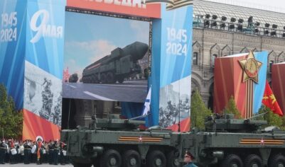 Языковые модели посоревновались в создании стихотворения на тему Победы