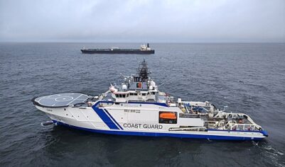 В Финляндии подозревают трех моряков с танкера Eagle S в повреждении кабелей