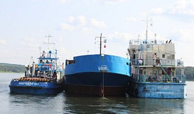 Специальное судно привлекли для устранения последствий ЧП на Енисее