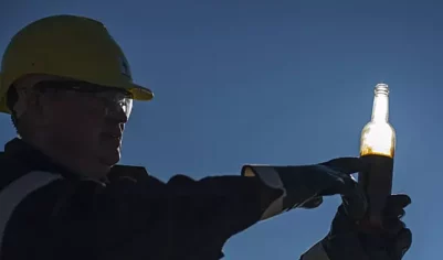 Аналитик Юшков: изменение потолка цен на нефть фактически ни на что не влияет