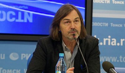Сафронова попросили нарисовать портрет Маска