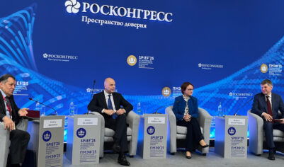 «На грани, но не за гранью»: экономическое руководство РФ ищет новый путь из тупика роста