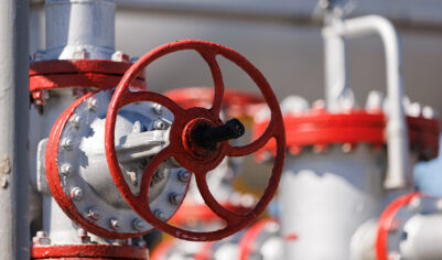 Нефтяные доходы России под угрозой: зачем опек+ наращивает добычу