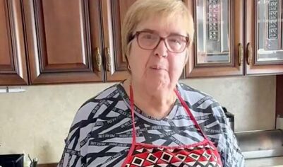 67-летняя россиянка осуществила детскую мечту и стала популярным блогером