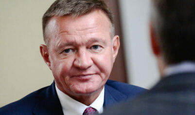 «Не может не шокировать». В Кремле отреагировали на самоубийство Старовойта