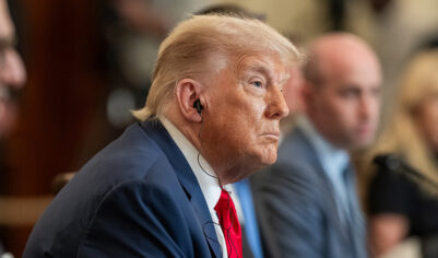 К Трампу возникли серьезные вопросы из-за смертоносного наводнения в Техасе