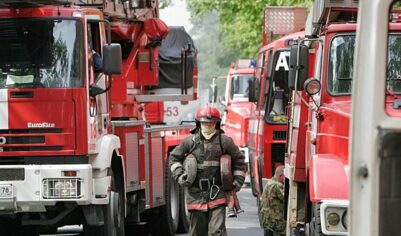 В Барнауле загорелся склад на площади 500 квадратных метров