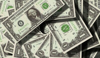 Спрятанный на каждой долларовой купюре крошечный символ вызвал недоуменные споры