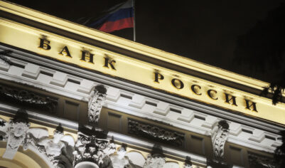 Visa и Mastercard под ударом: ЦБ готов запретить использование просроченных банковских карт